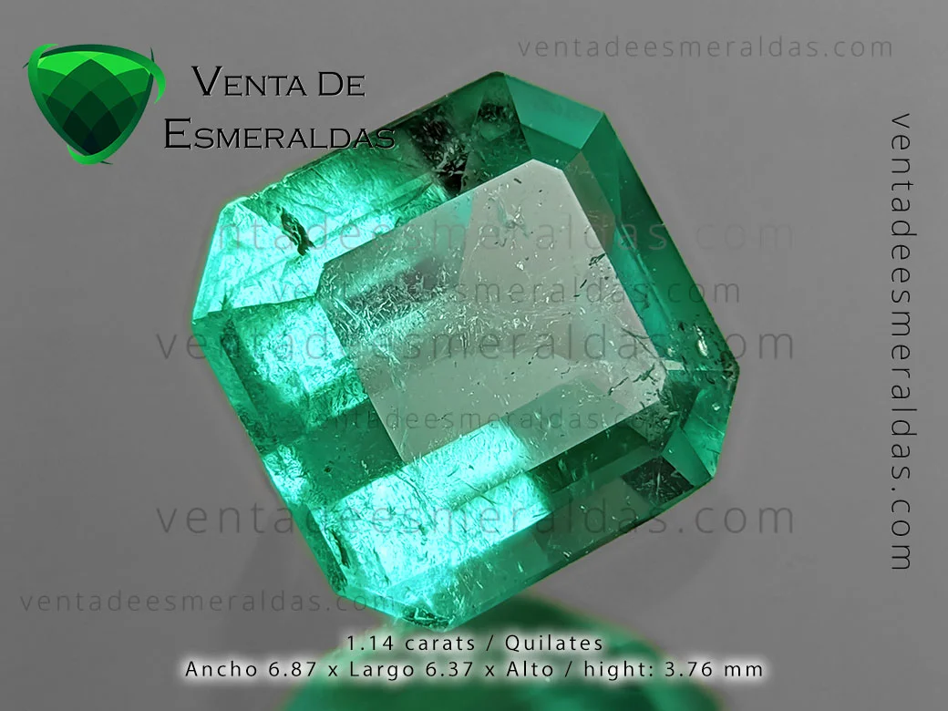 esmeralda colombiana de la mina de muzo con inclusiones talla rectangular
